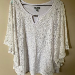 Women’s white top
